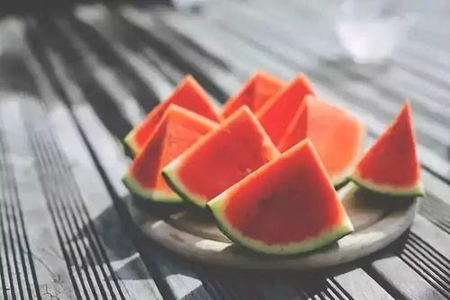 震惊国外的吃瓜,震惊国际的“吃瓜”事件揭秘