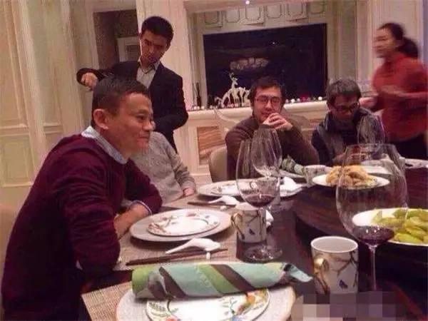 花样吃瓜聚餐图片