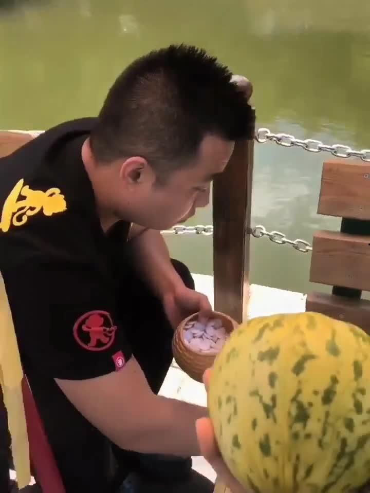 学会吃瓜的视频,揭秘娱乐圈幕后真相的趣味指南