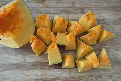 可可睡不着吃瓜  第1张