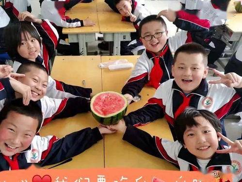 吃瓜吃到小学老师,一场意外的教育风云